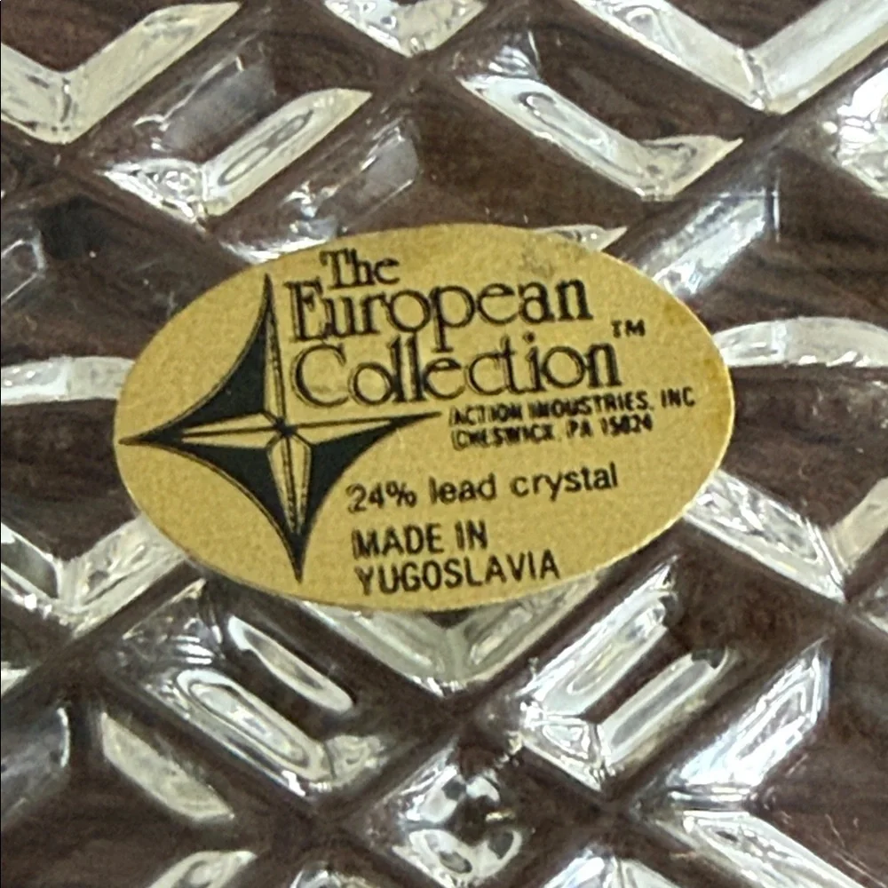 The European Collection 24% lead crystal smoker set